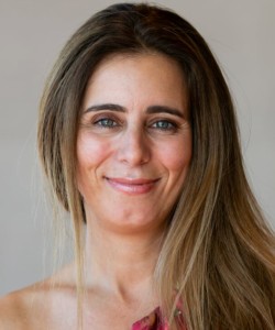 Dr. Clara Lobo